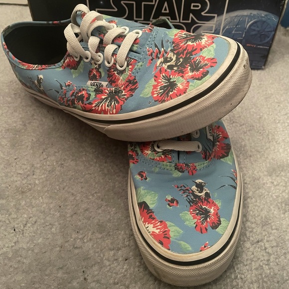 Yoda Aloha Vans Shoes - Picture 3 of 5